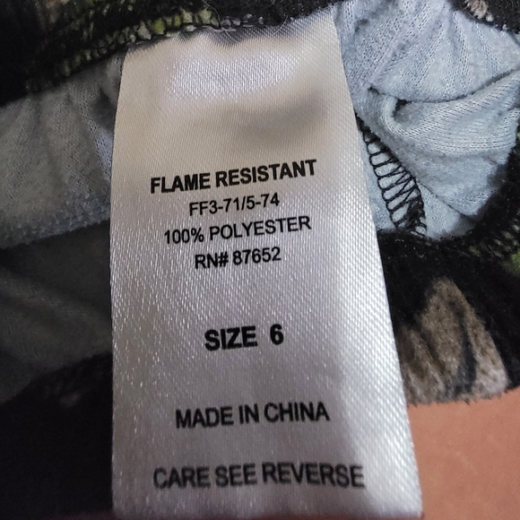 baby Yoda pj set - Picture 2 of 2